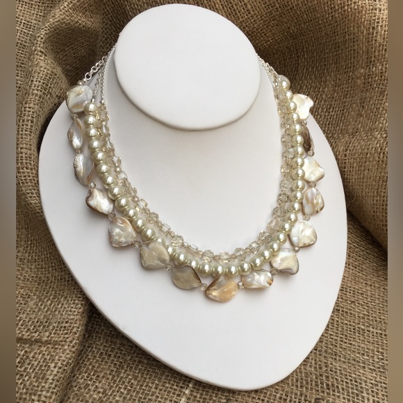 Crystal, Pearl & Shell Neclace - Picture 2 of 8